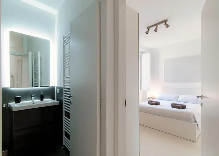 Giuliny Lovely Flat - The House Of Travelers