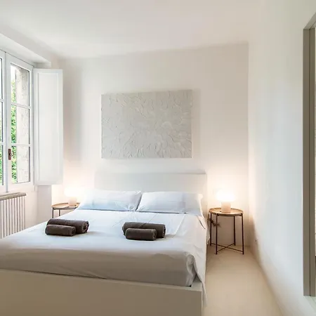 Apartman Giuliny Lovely Flat - The House Of Travelers *