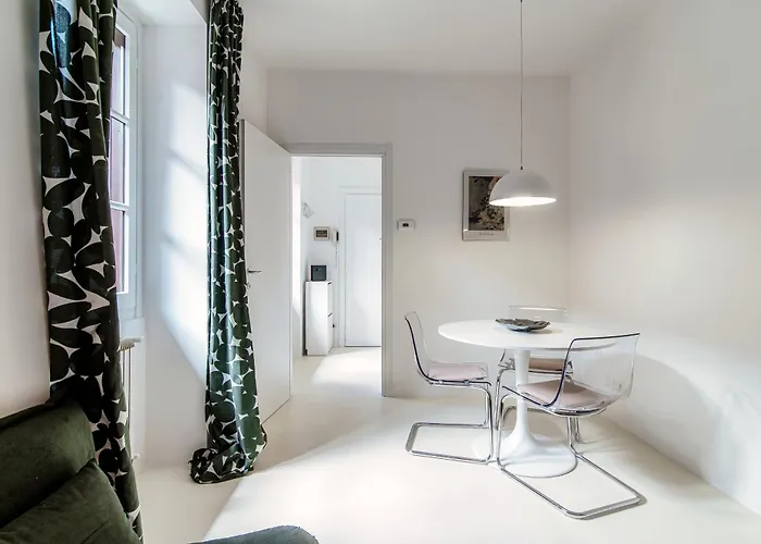 Giuliny Lovely Flat - The House Of Travelers