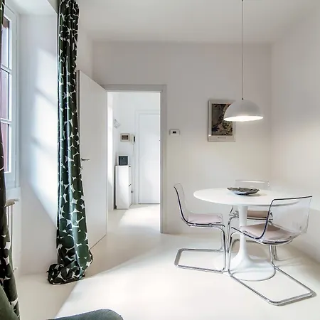 Giuliny Lovely Flat - The House Of Travelers