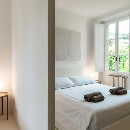 Giuliny Lovely Flat - The House Of Travelers